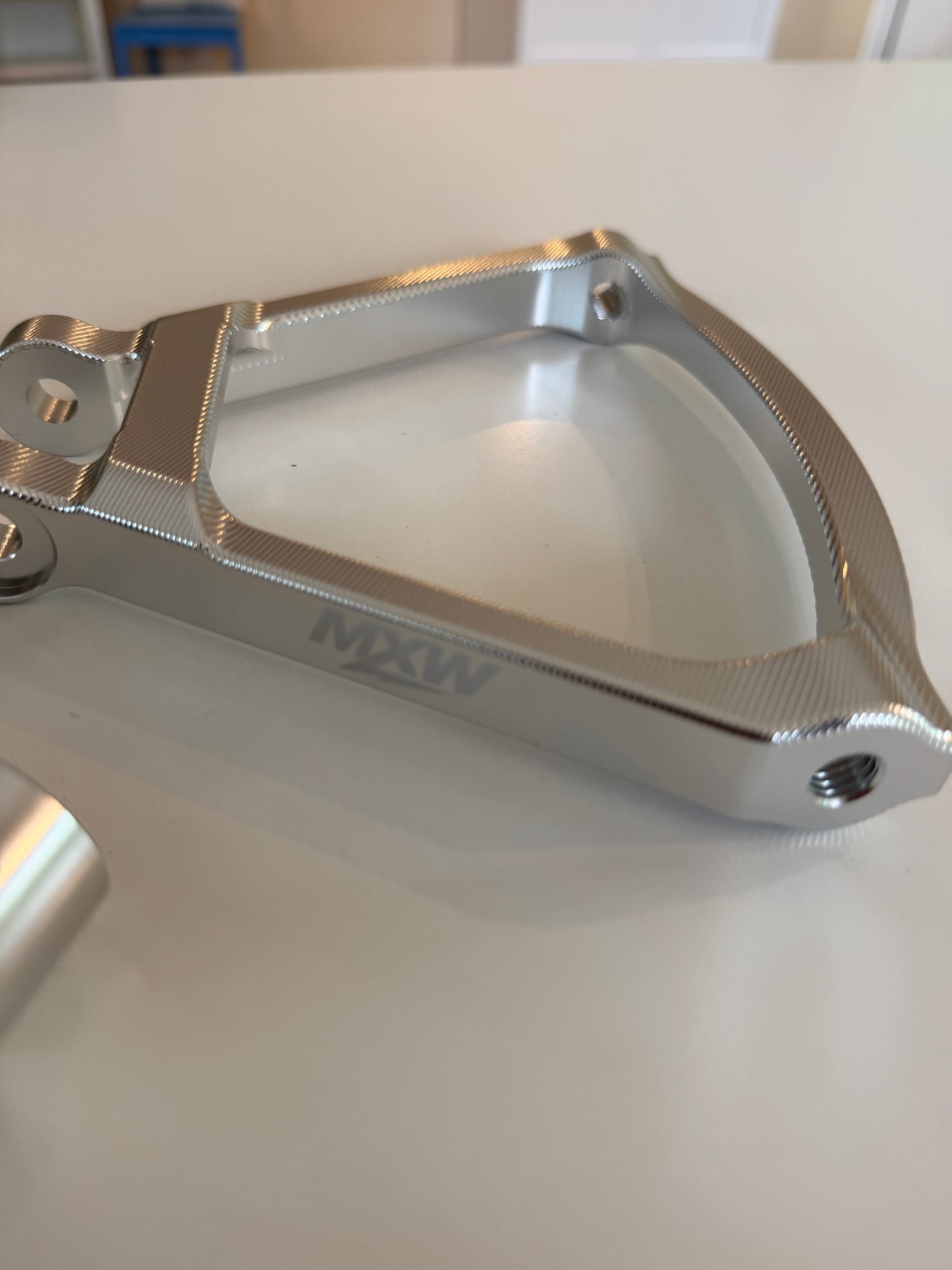 ULTRA BEE (TRIANGLE+LINKAGE)