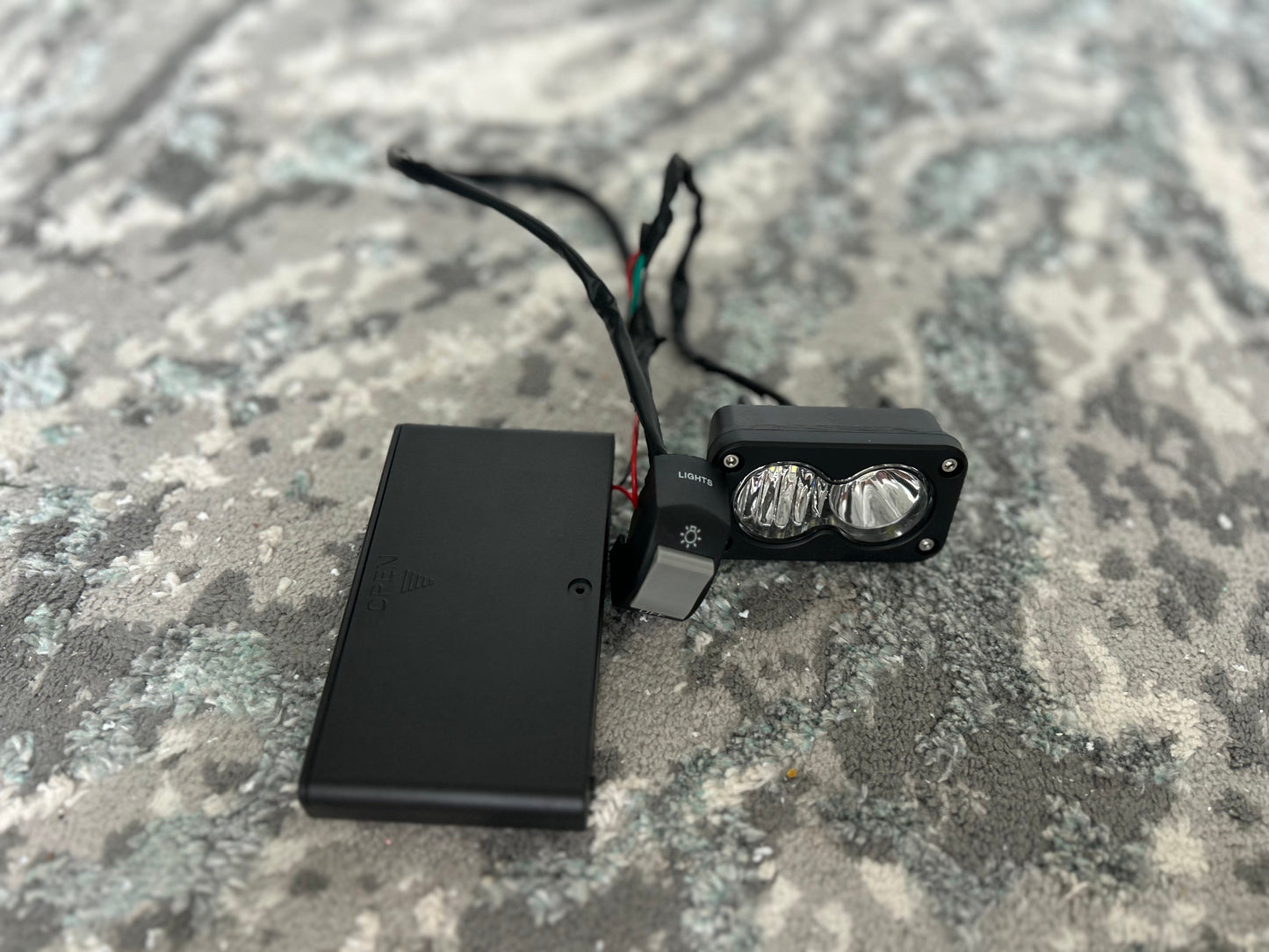 Battery powerd baja light