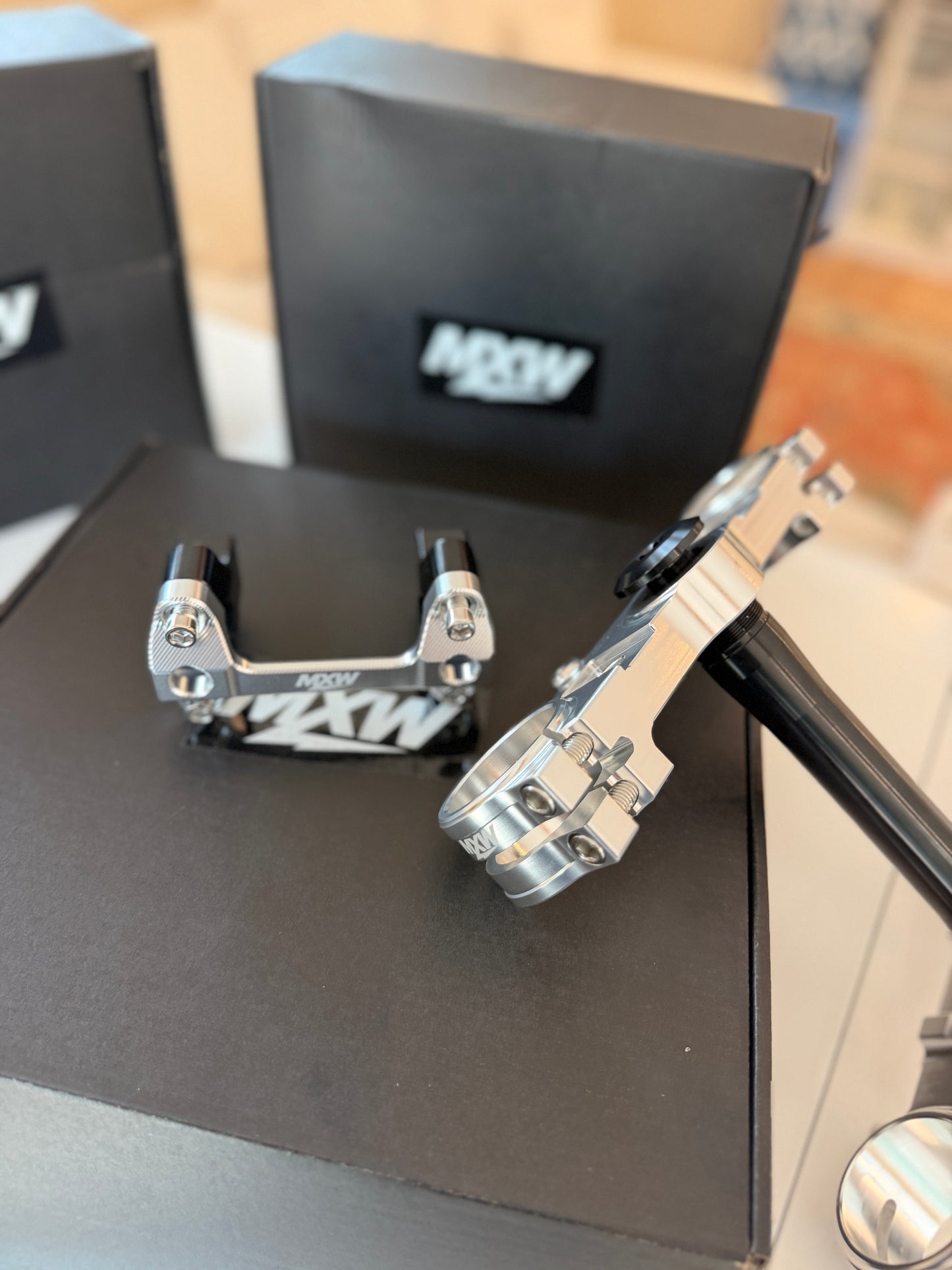 Ultra bee triple clamps