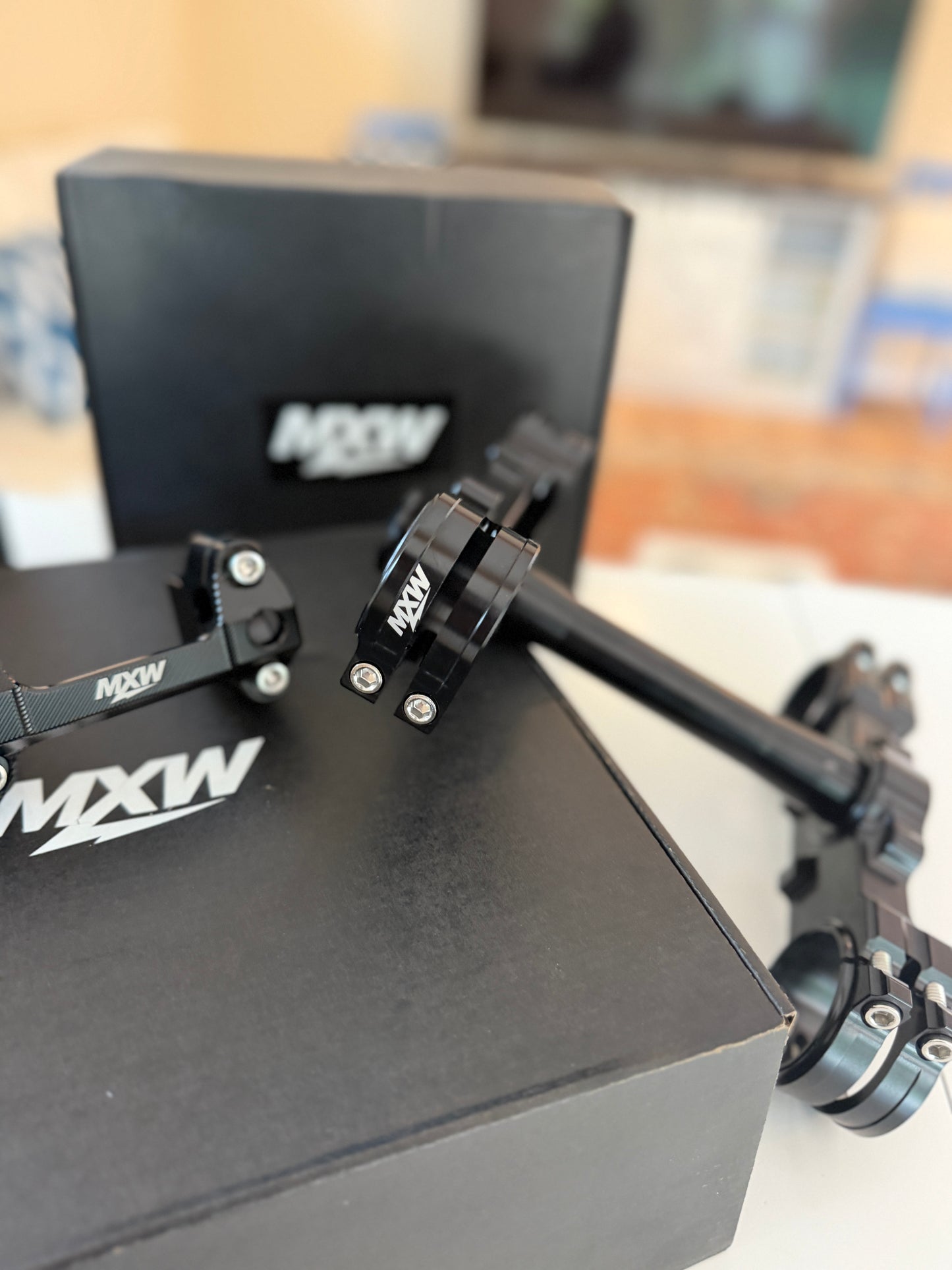 Ultra bee triple clamps