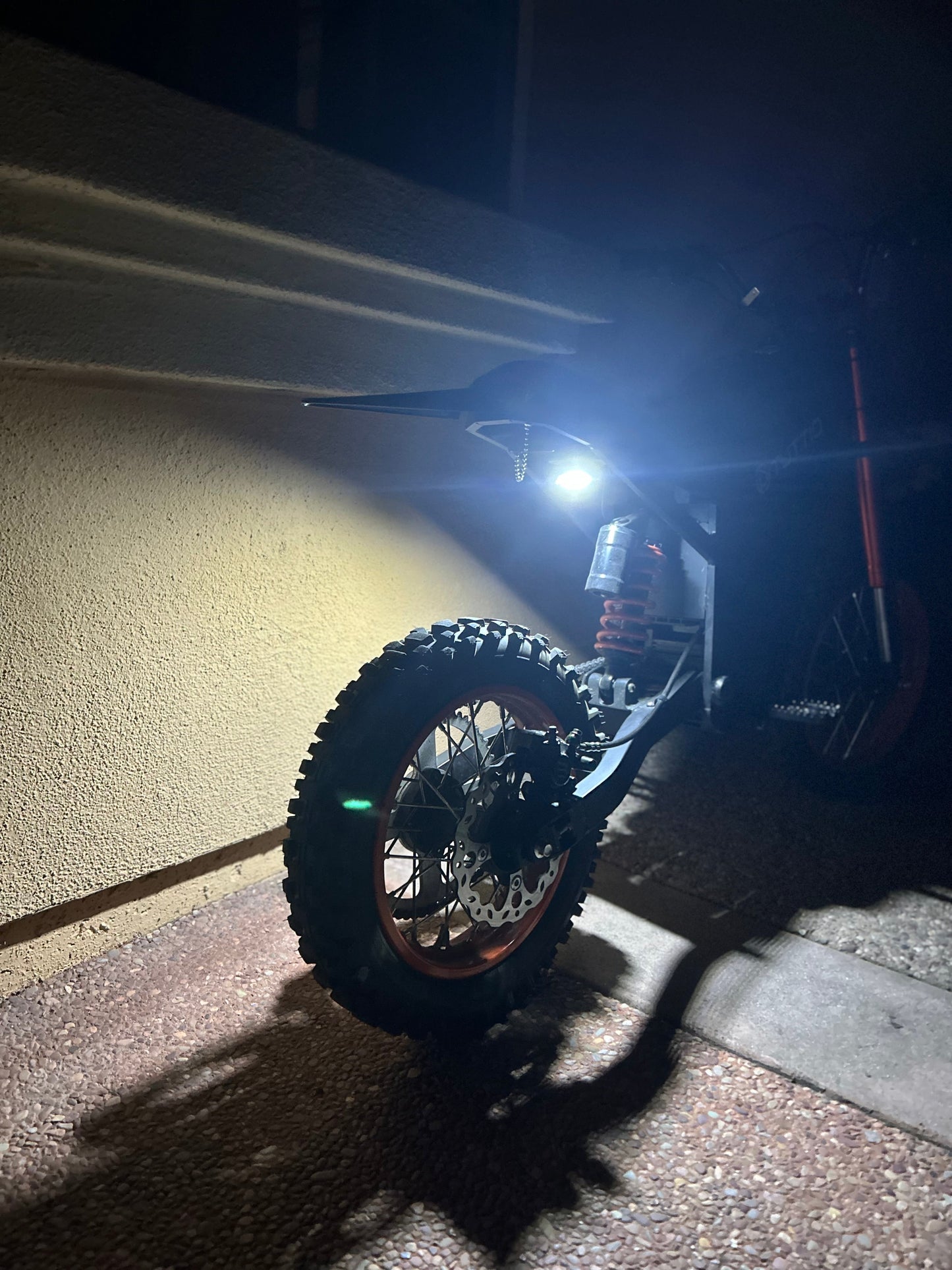 Battery Rock Light V1 (AA)